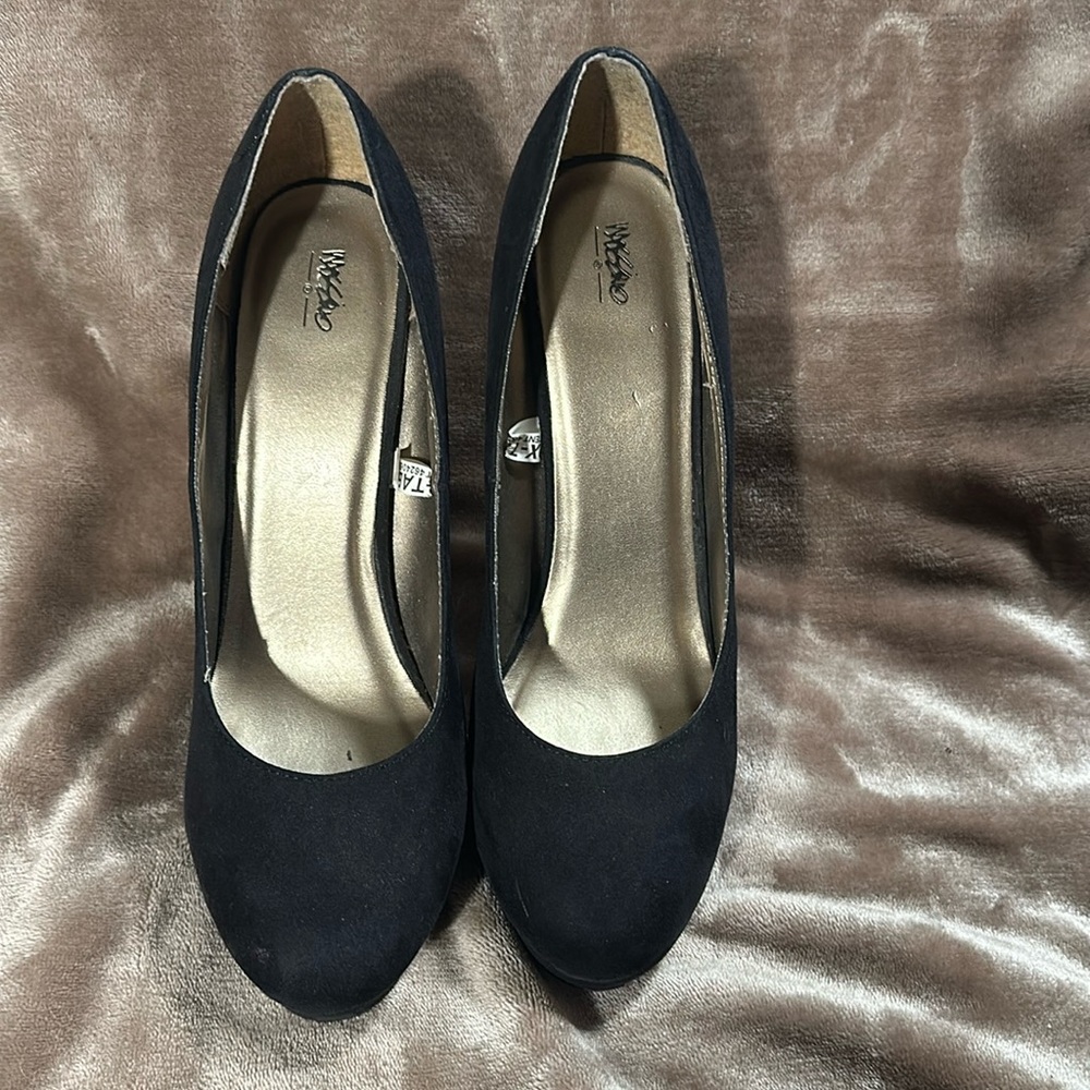 Mossimo black stiletto high heels “suede” and “patent”